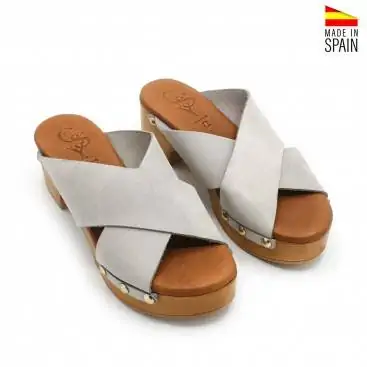 SANDALIAS TACHUELAS GRIS