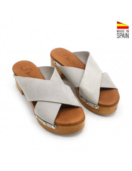 SANDALIAS TACHUELAS GRIS