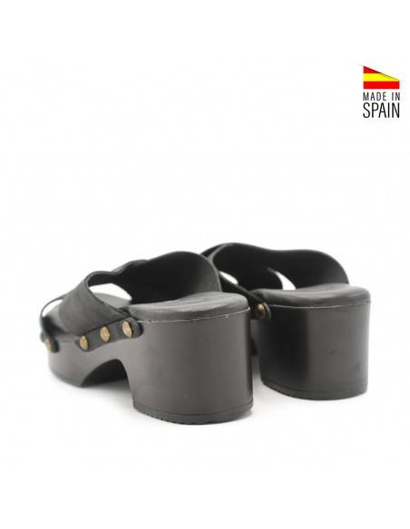 SANDALIAS TACHUELAS NEGRA