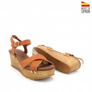 SANDALIAS CUÑA TACHA