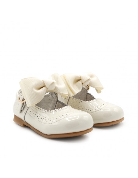 Merceditas charol nara beige