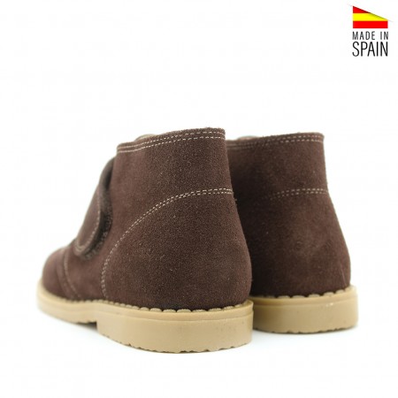 pisacacas marrón niños