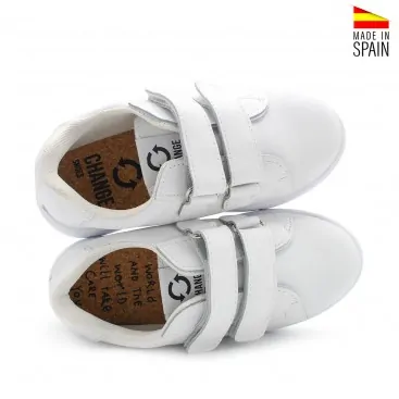 zapatillas blancas de piel