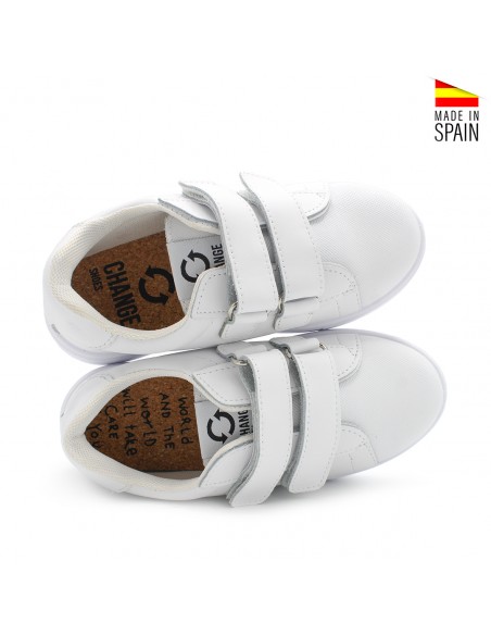 zapatillas blancas de piel