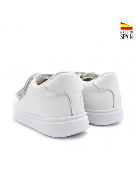 zapatillas blancas de piel para niños