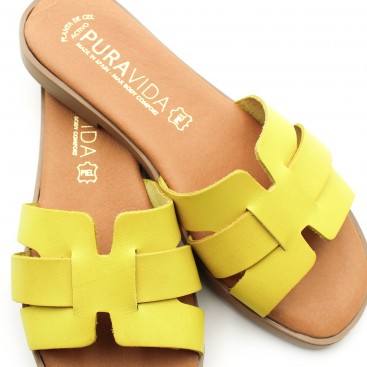 sandalia de pala plana amarilla