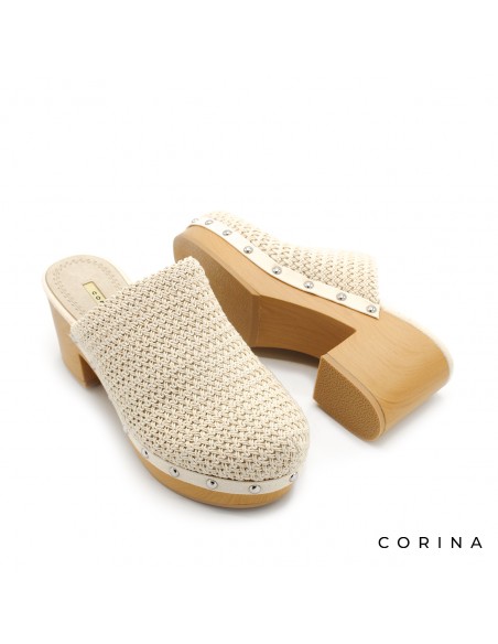 zuecos crochet beige