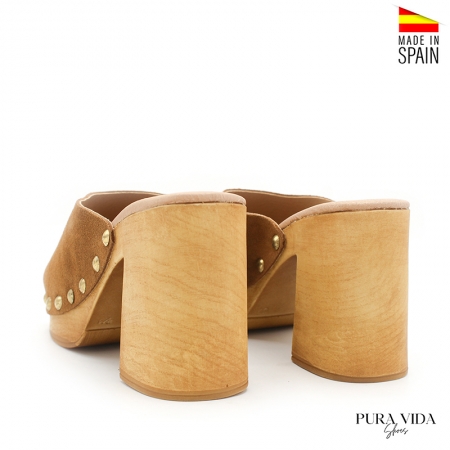 sandalia madera camel