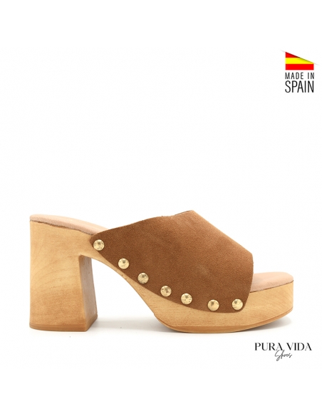 sandalia tachuelas camel