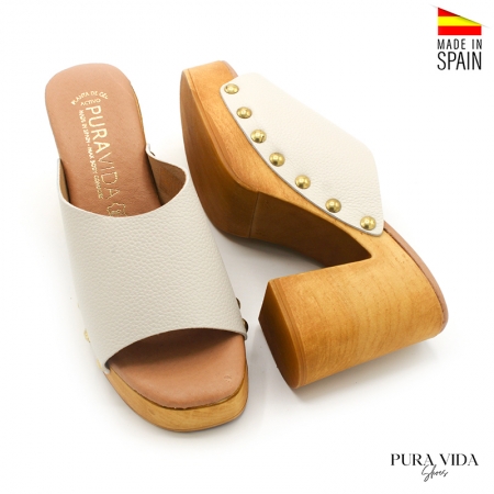 sandalia madera blanca