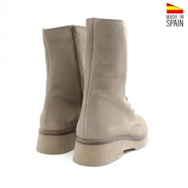 Botín de cordones taupe de serraje