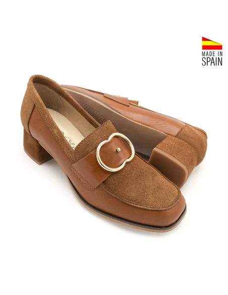 mocasin con hebilla