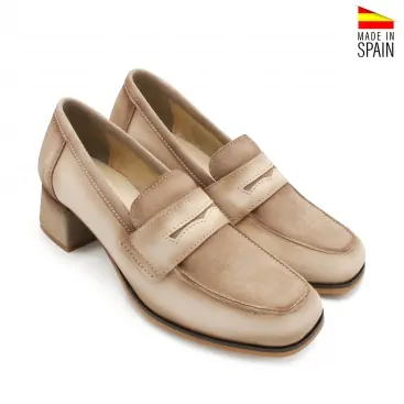 mocasin tacon beige