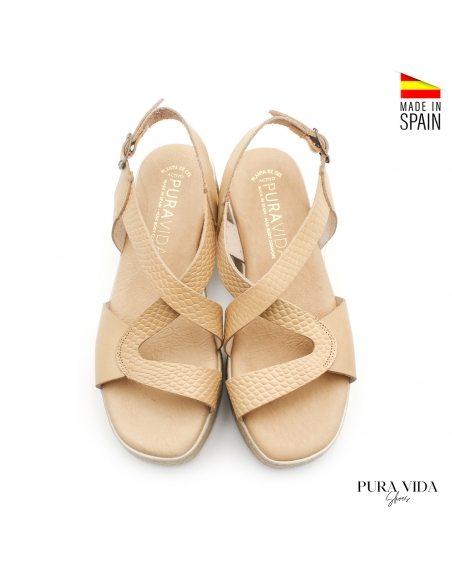 sandalias beige con cuña