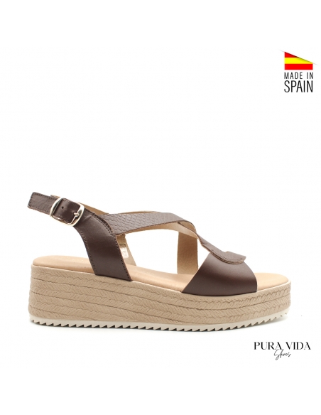 sandalias de piel marrón con cuña