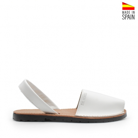 Abarcas Unisex de Piel en color Blanco Calzados Elche