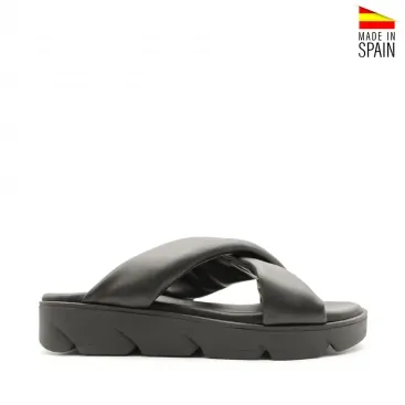 sandalia negra tubular