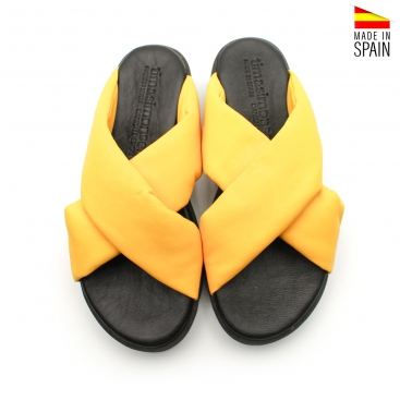 sandalia con plataforma amarilla