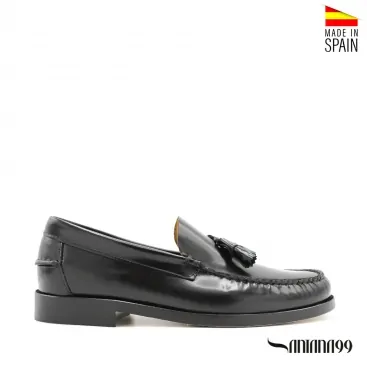 castellanos con borlas