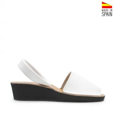 menorquina con cuña blanca