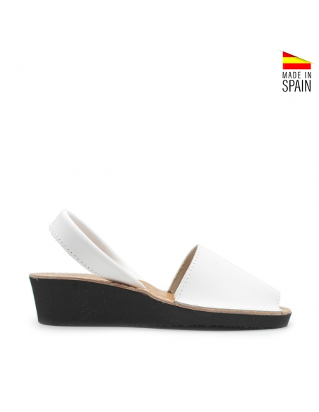 menorquina con cuña blanca