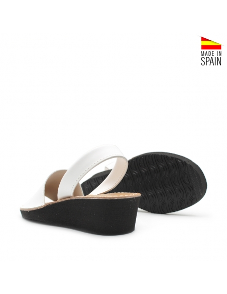 menorquina con cuña