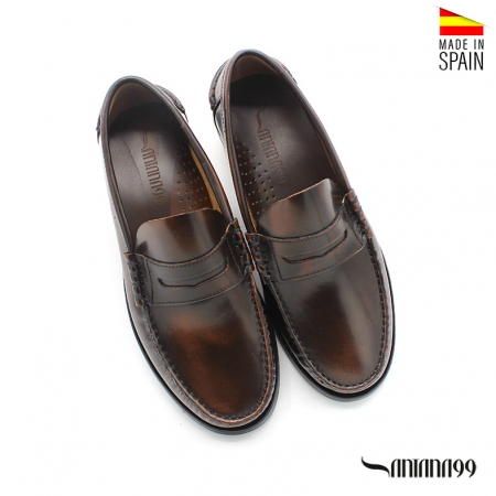 castellanos marrones con antifaz