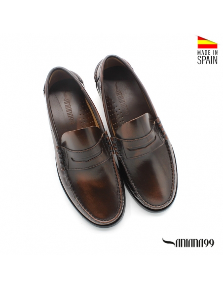 castellanos marrones con antifaz