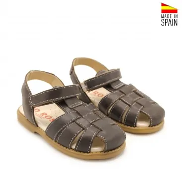sandalia marron niño