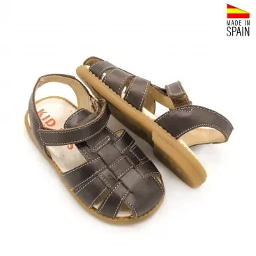 sandalias niño marrones