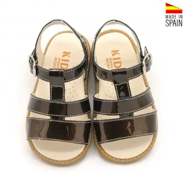 sandalias niña marrones