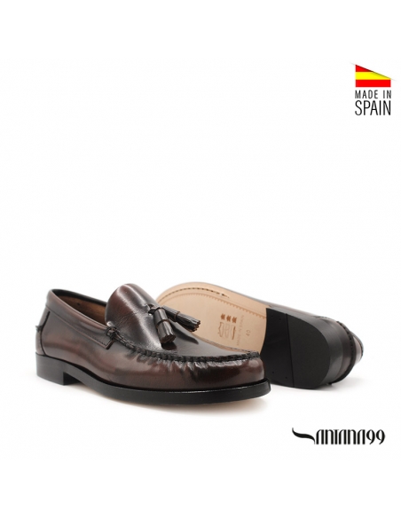 Zapatos Castellanos con Borlas