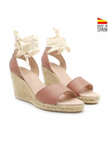 Sandalias cuña atadas