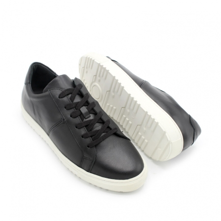 zapatilla negra piel hombre