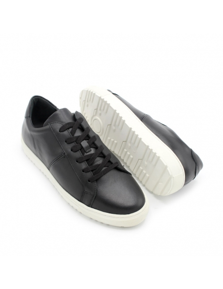 zapatilla negra piel hombre
