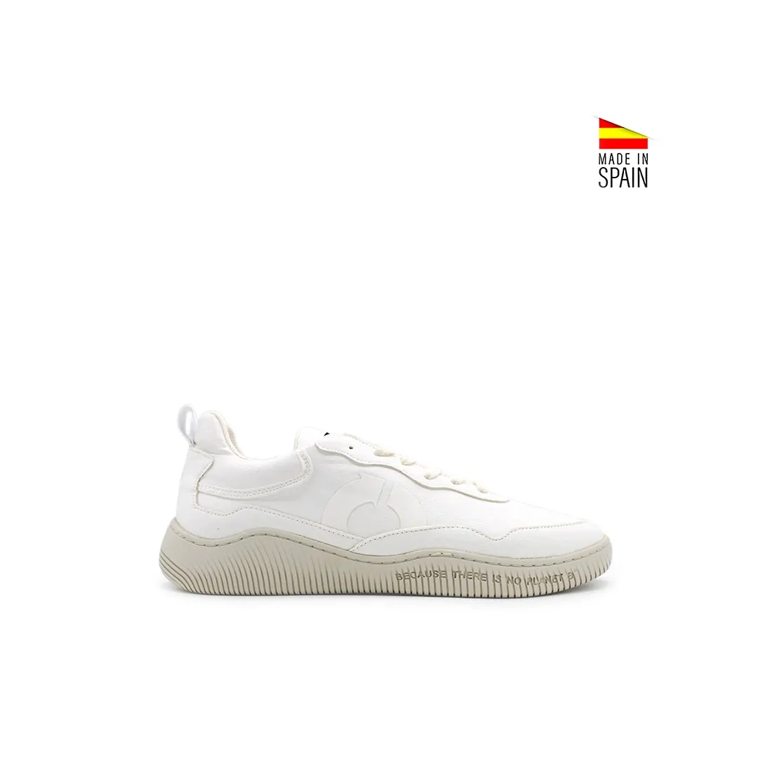 Zapatillas blancas con materiales reciclados sostenibles