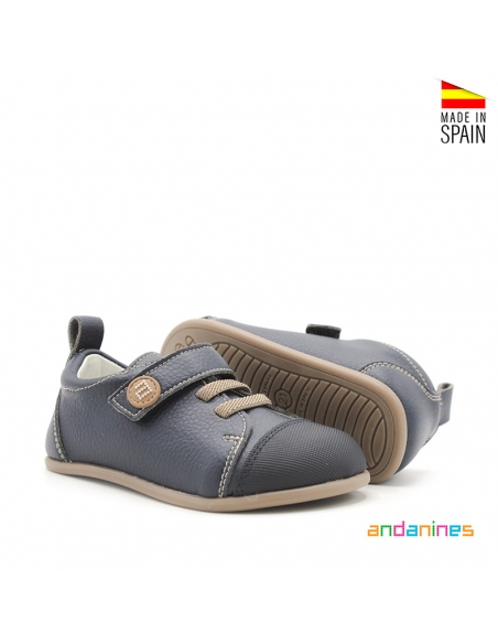 zapatos azul marino respetuosos