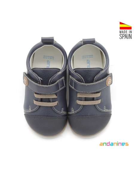 zapatos azul marino respetuosos