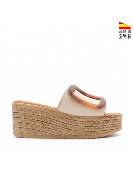 Sandalias de cuña destalonadas