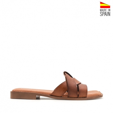 sandalia plana marron zara