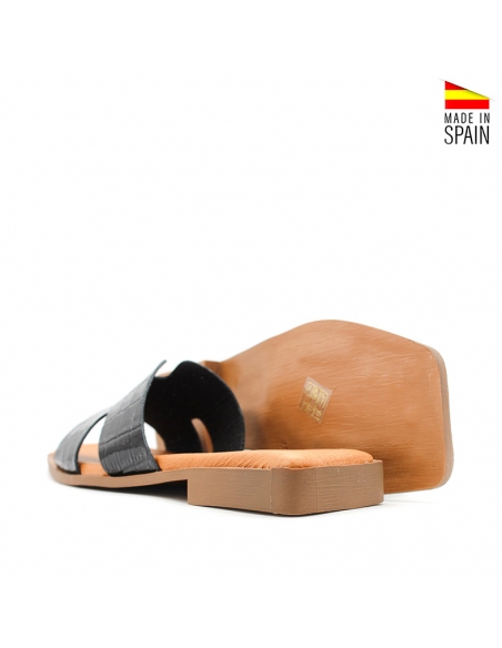 sandalia charol negro