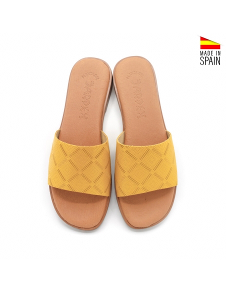 sandalias mujer mostaza