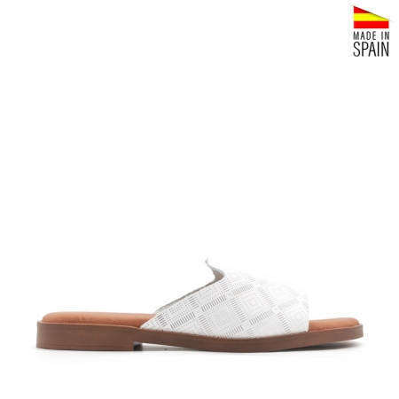 mules blancos planos