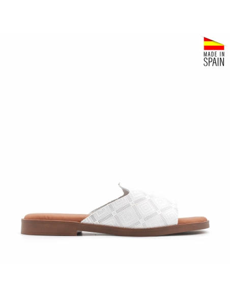 mules blancos planos