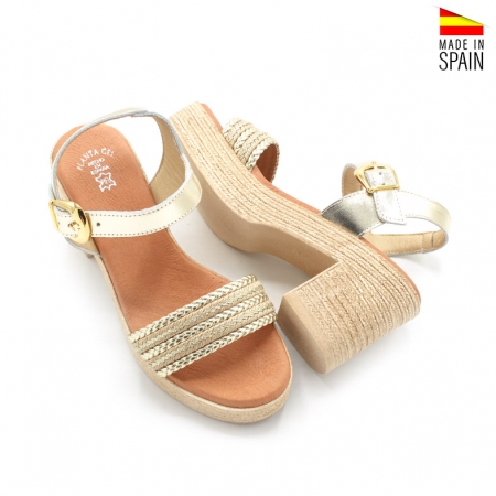 sandalias doradas de plataforma