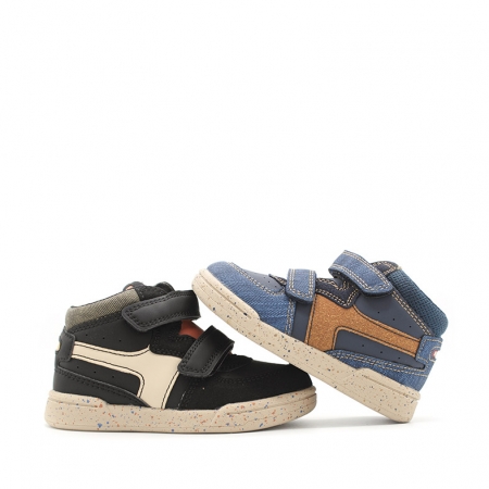 Calzado infantil con velcro