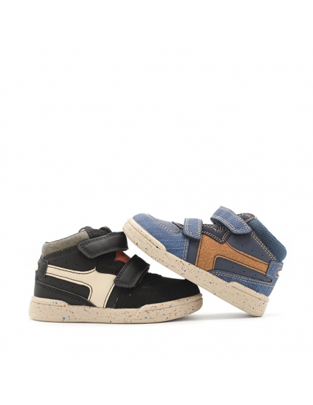 Calzado infantil con velcro