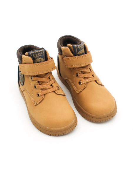 Calzado outdoor niño