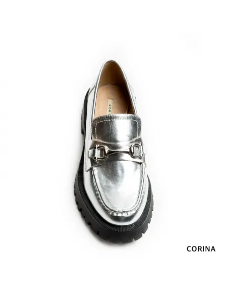 mocasines plateados mujer​