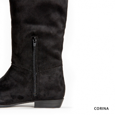 botas altas planas negras​